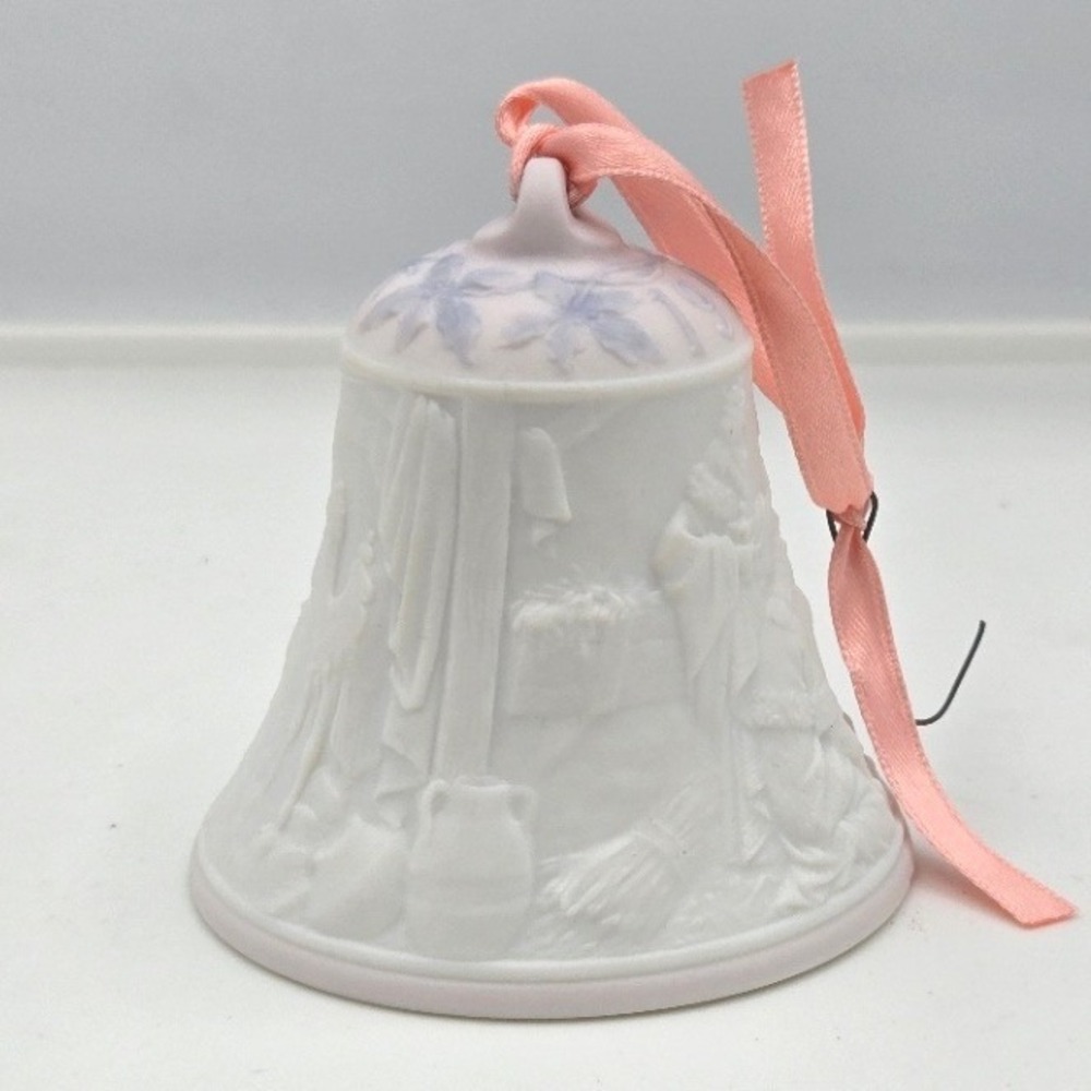 Lladro 1997 Christmas Bell Porcelain Ornament 16441 Nativity Scene With Box